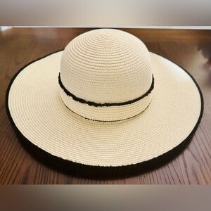 Marciano Cream and Black Brim Straw Beach Hat Vacation Travel country club